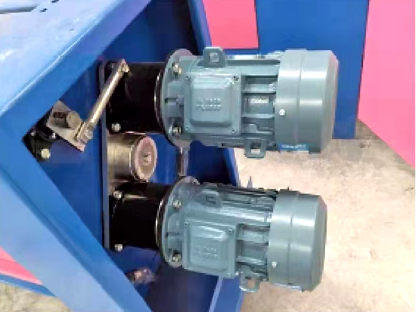 四輥刷毛箱-電機(jī)傳動(dòng).jpg